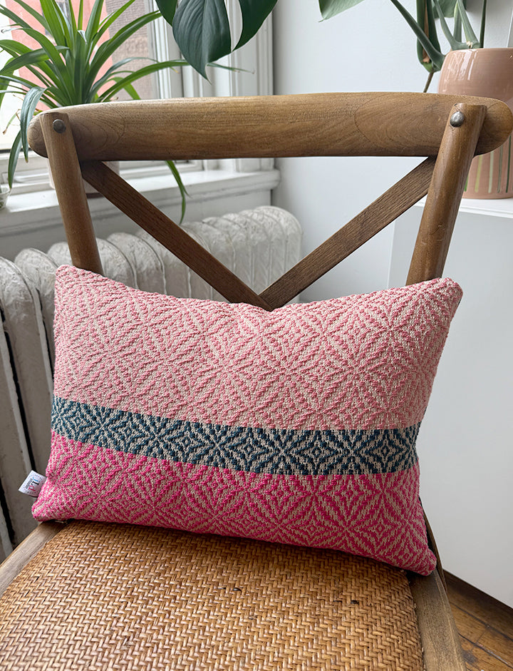 'estrellita' lumbar pillow (2025)