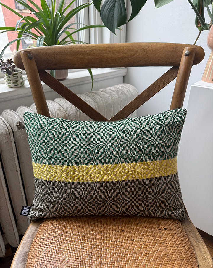 'estrellita' lumbar pillow (2025)