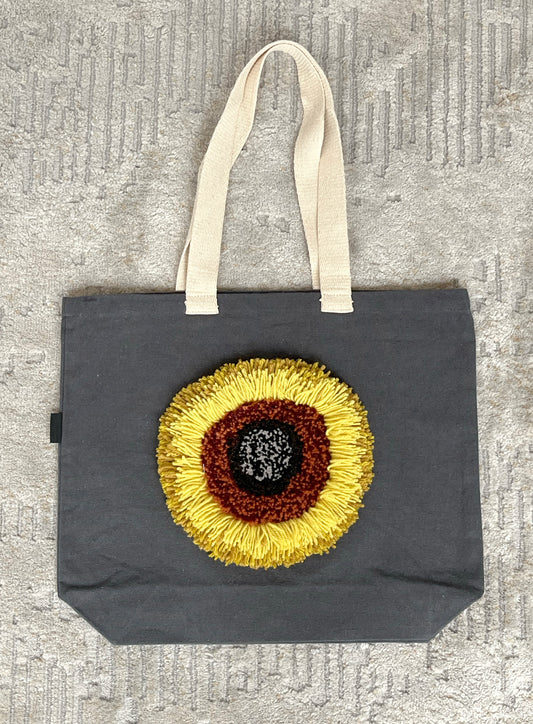 tufted tote - sunflowers